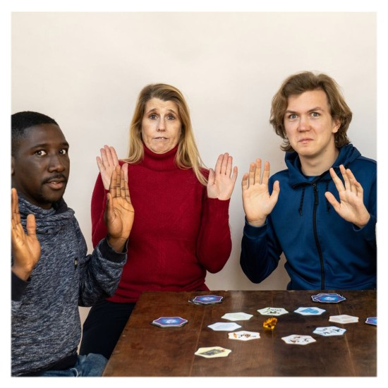 Hands Up! - Joc de rapiditate - FlexiQ Hands Up! - Joc de rapiditate - FlexiQ
